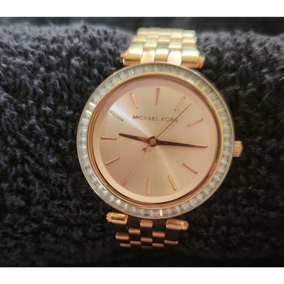 Michael Kors Crystal Gold Tone Women’s Watch n Matching Logo Bangle Bracelet Set - Picture 3 of 8